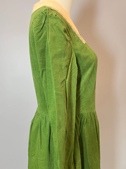 Green Regency Era Dress with Lace - Long Sleeves Dress - Green Maxi Dress - Regency Dress Plus Size